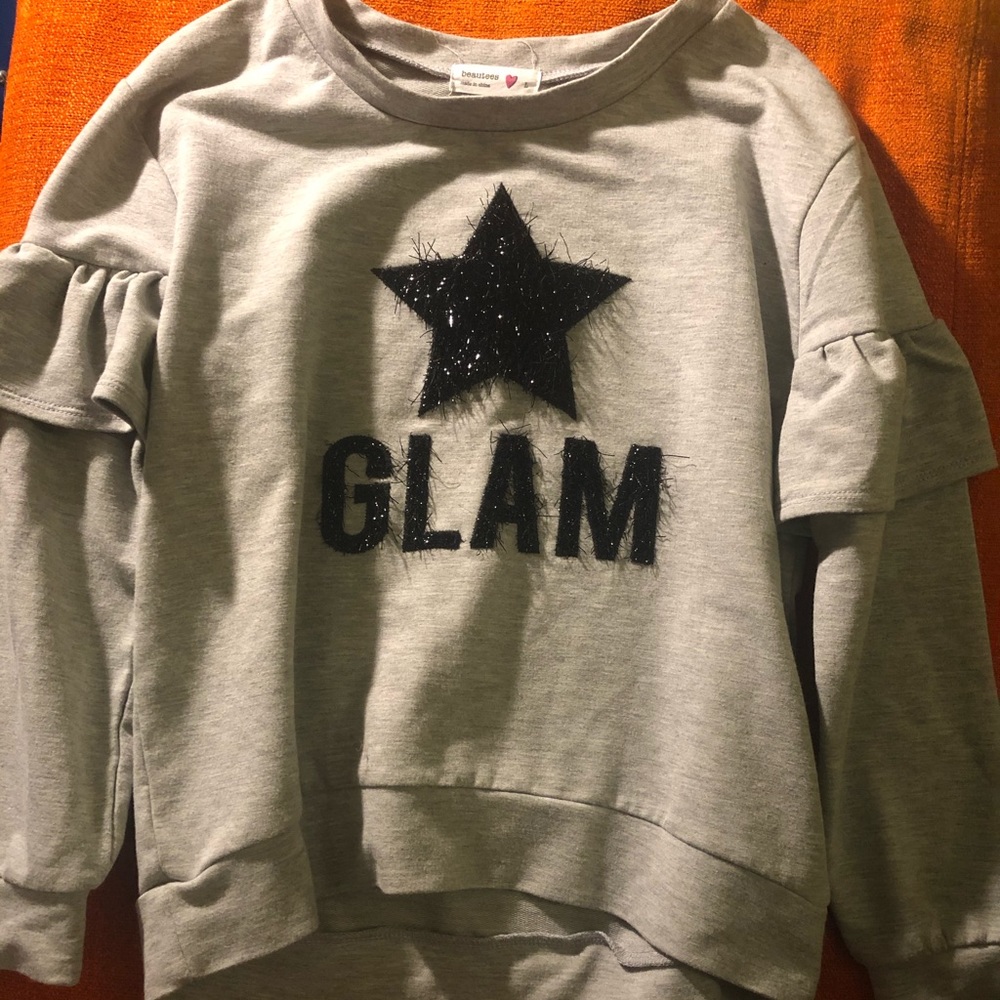 Glam beautees size 7 sweatshirt